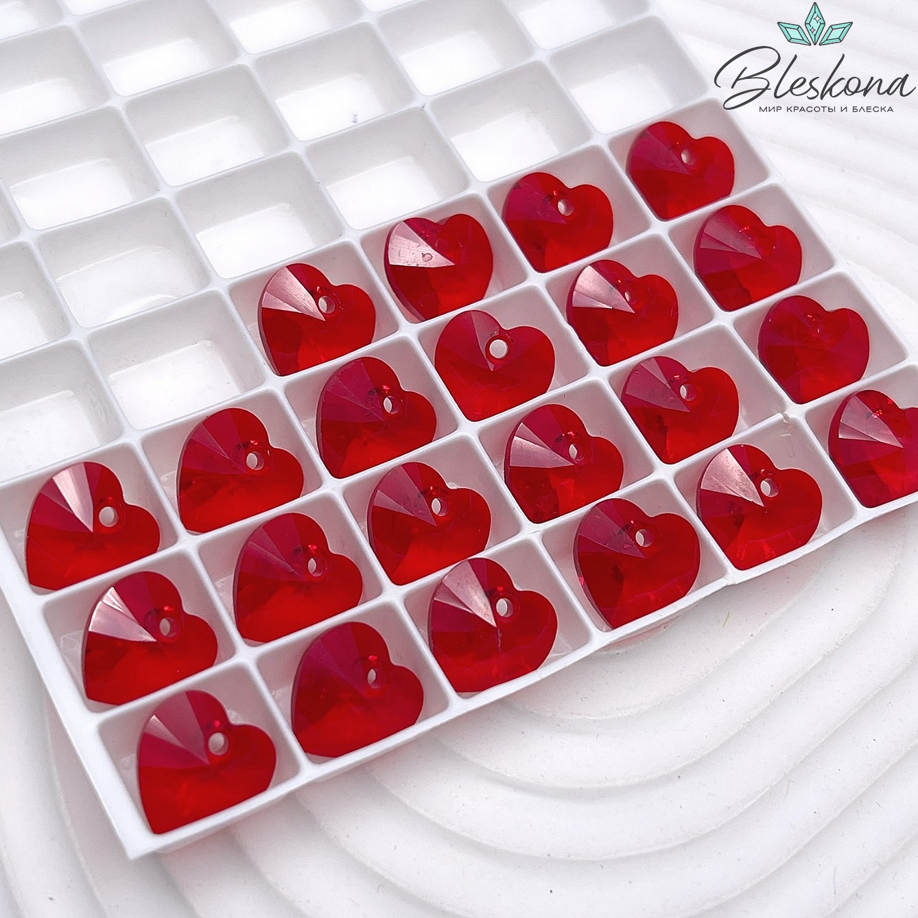 6228 Xilion Heart 10,3*10 мм Light Siam (227)