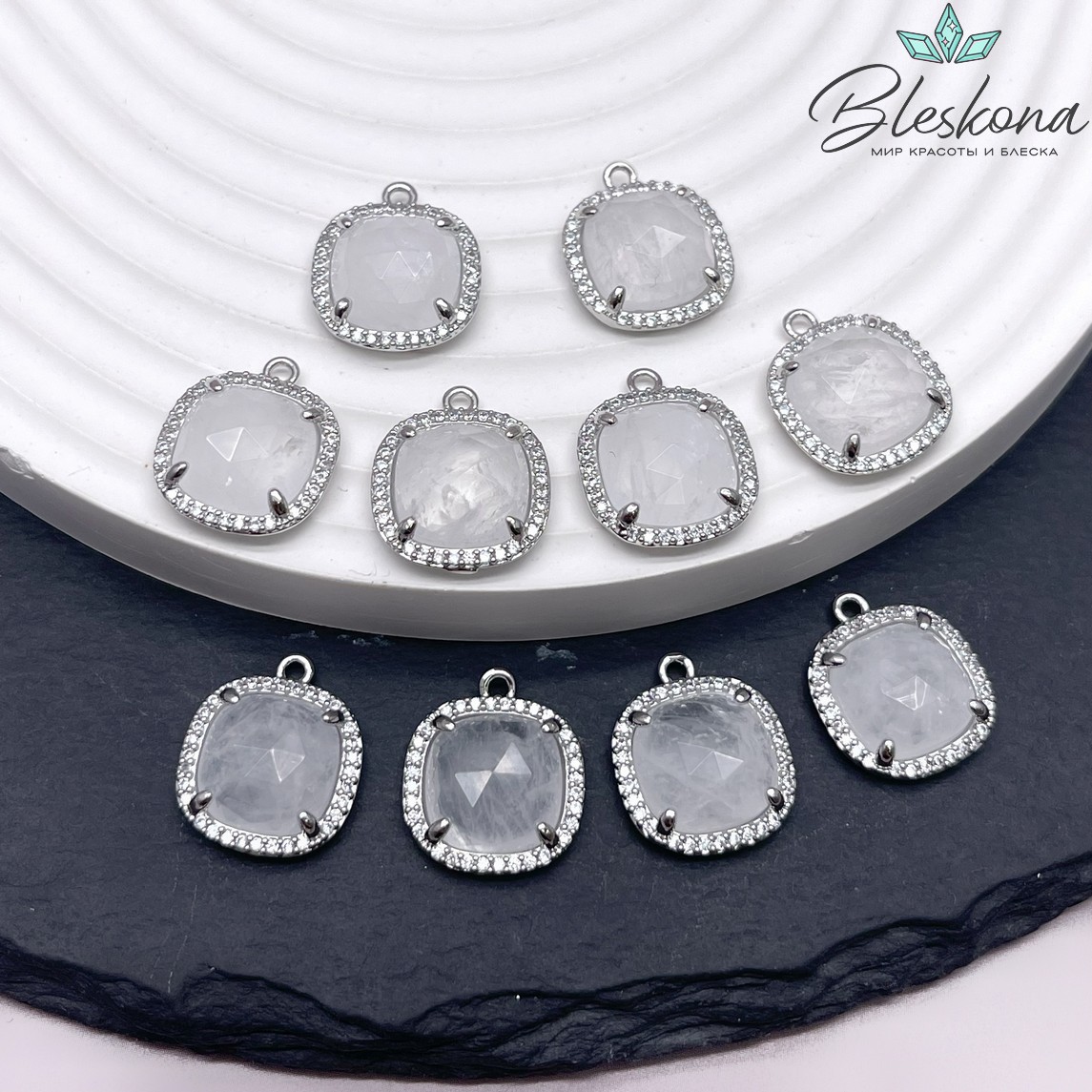 14мм, цвет серебро ,Подвеска квадрат Горный хрусталь в обрамлении цирконы