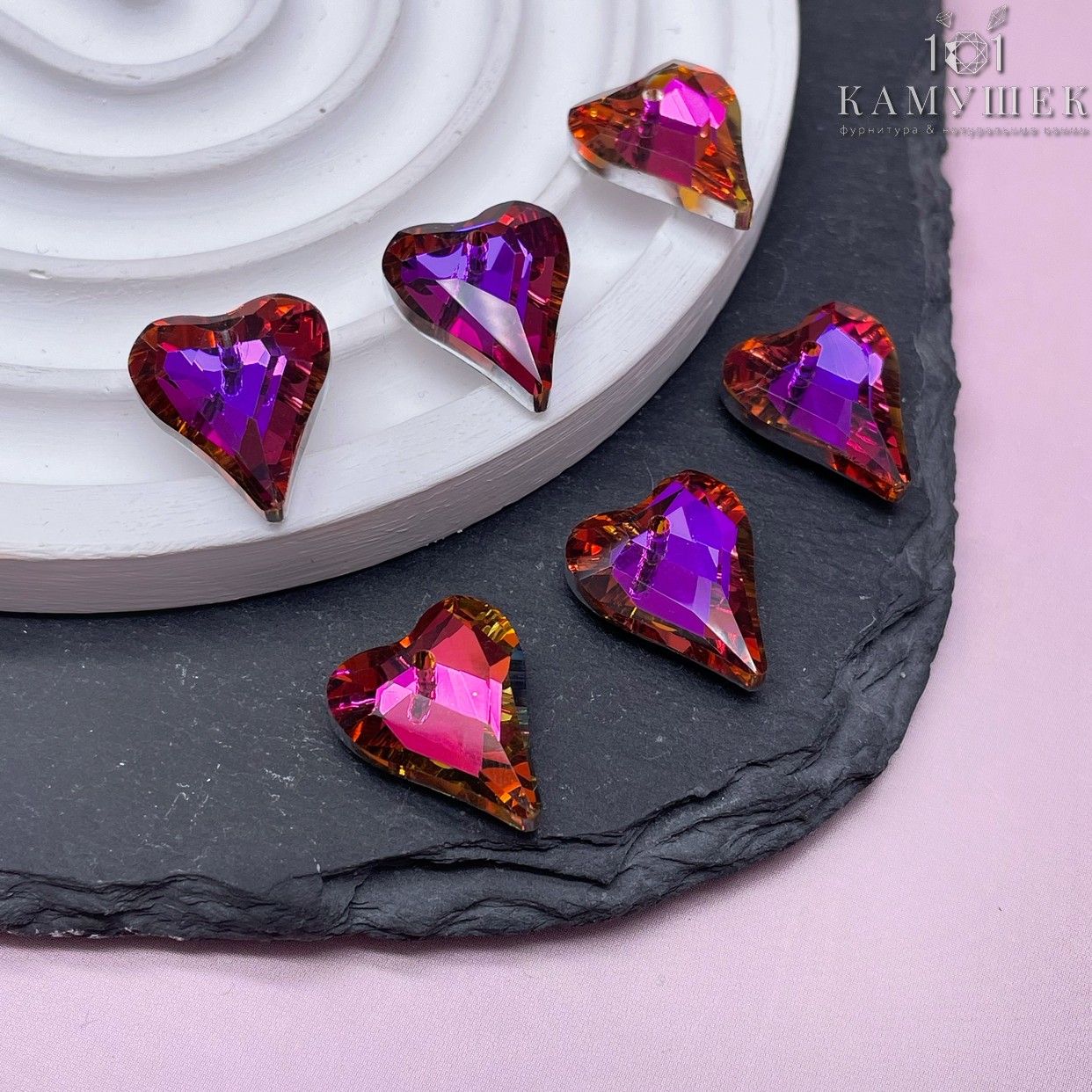 17,5*14,5 мм, Подвеска сердце стекло белое с переливом (Volkano F) уп. 2 шт