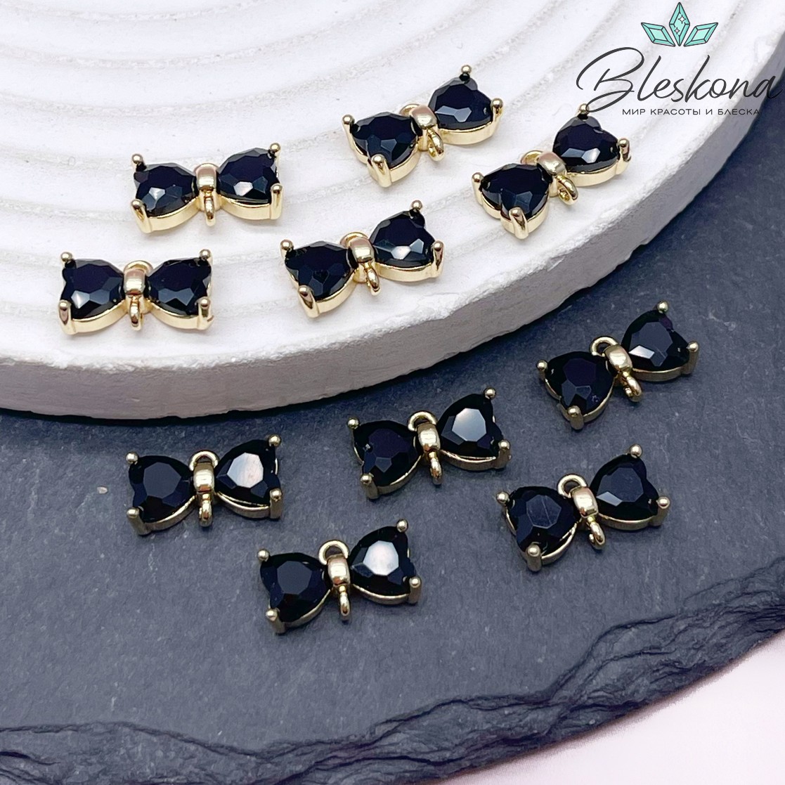 7*13 мм, Цвет золото, Коннетор два сердца черное стекло