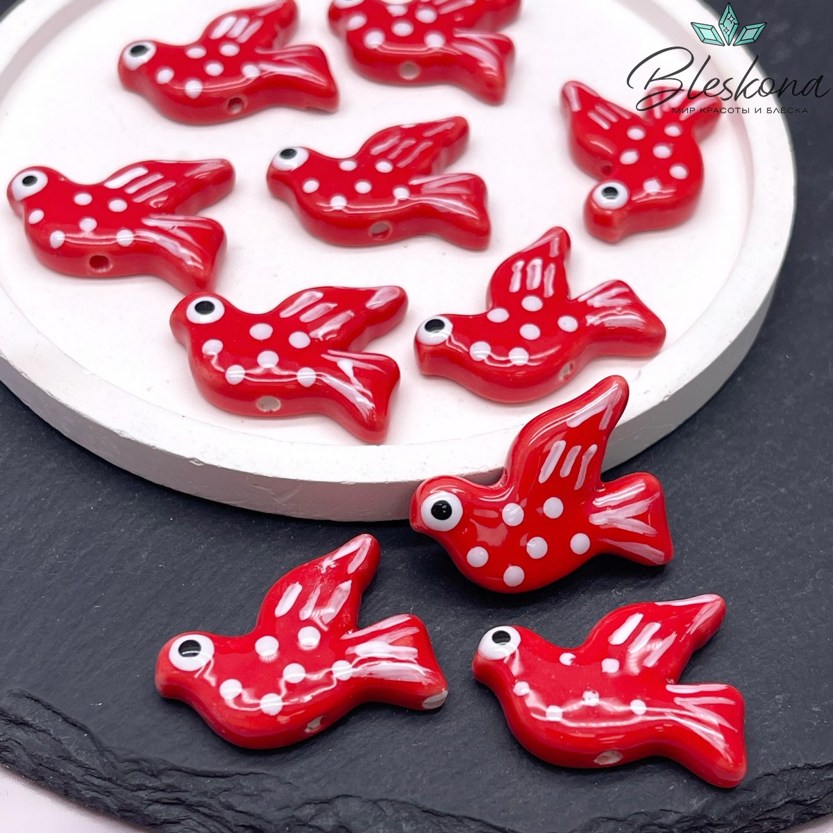 27*22 мм Керамика бусина Голубь красный  (Птица)