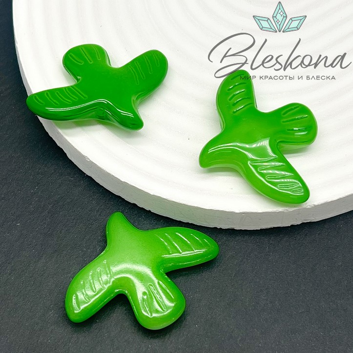 33*42 мм  Бусина голубь зеленый