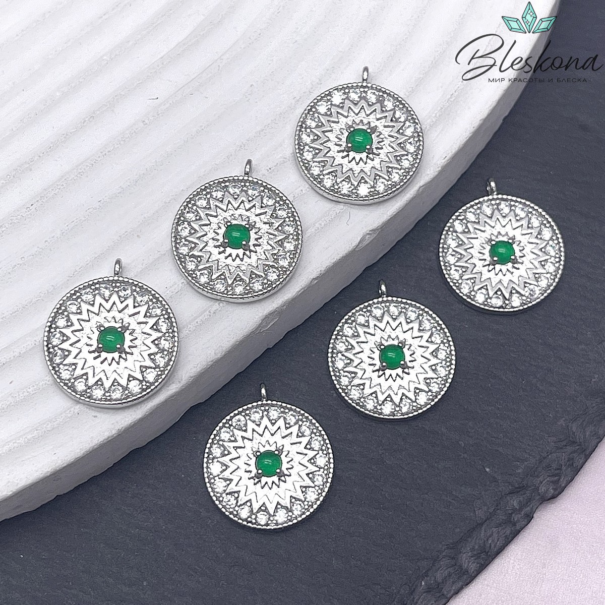 15,5мм, Цвет серебро, Подвеска круг цветок цирконы 