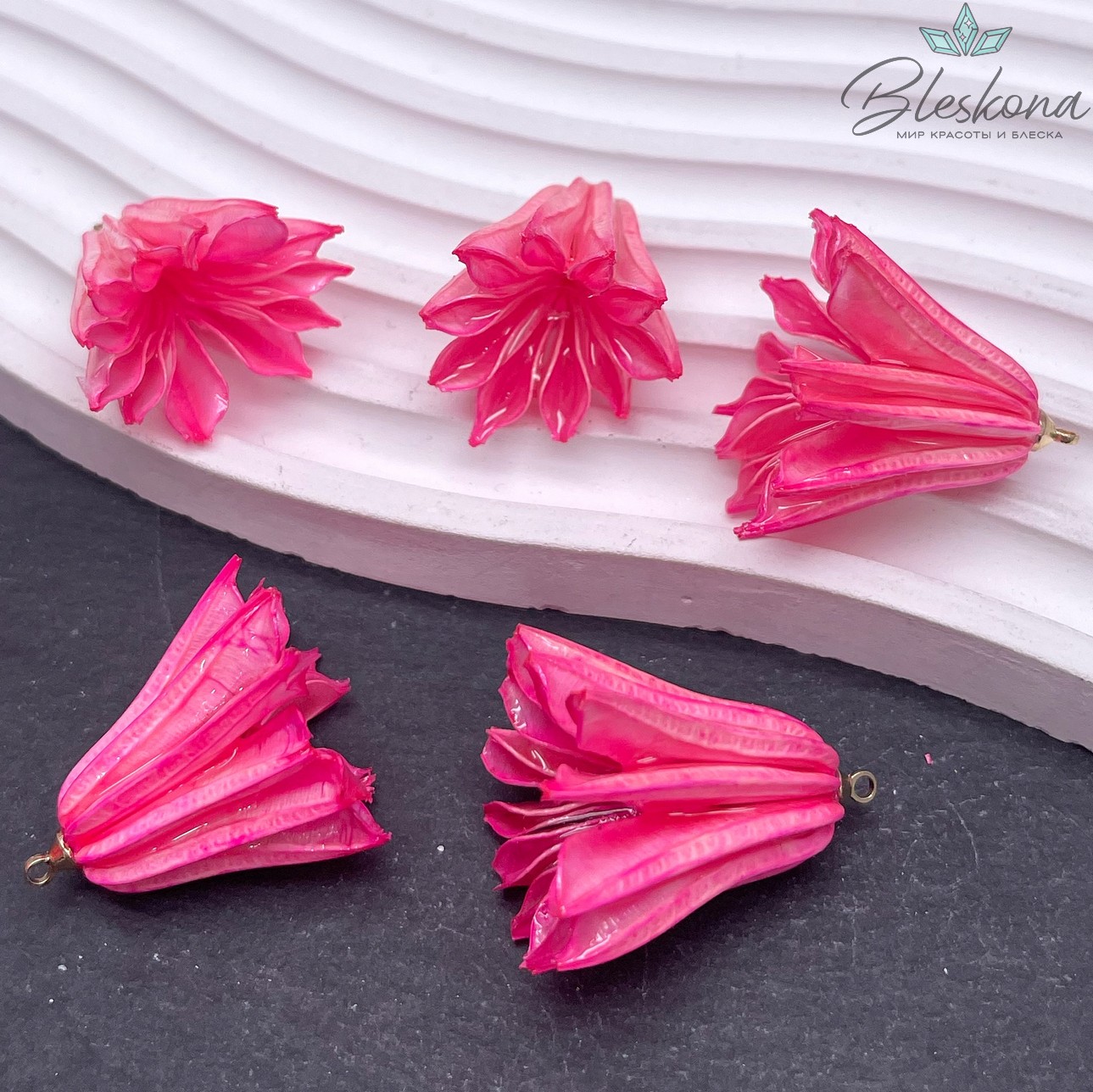 28-33 мм Подвеска Колокольчик в эпоксидной смоле ярко- розовый