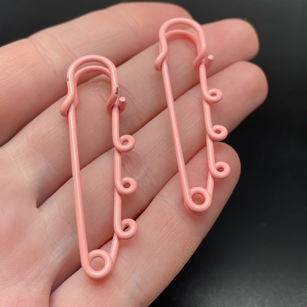 5 см , Основа булавка 3 колечка бледно-розовая эмаль