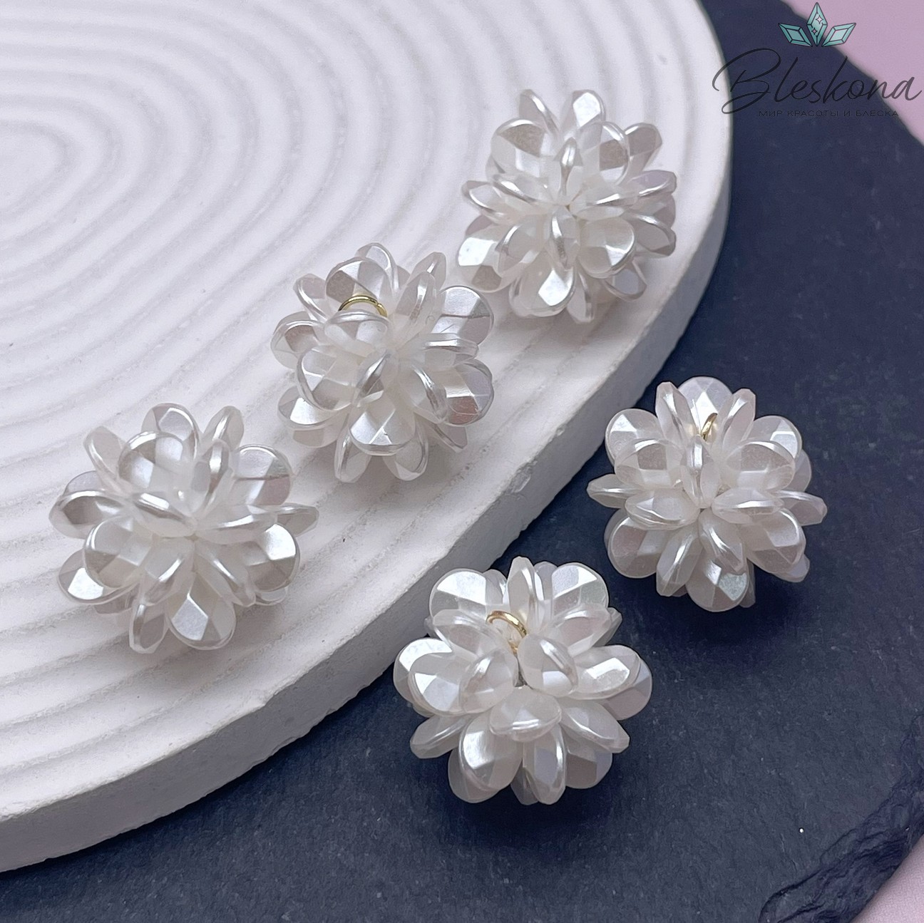 22 мм Цвет золото, Подвеска из бисера цветочек