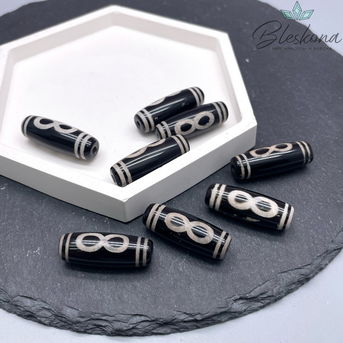 Бусина Дзи Бесконечность черно-белый бочонок 30*11 мм