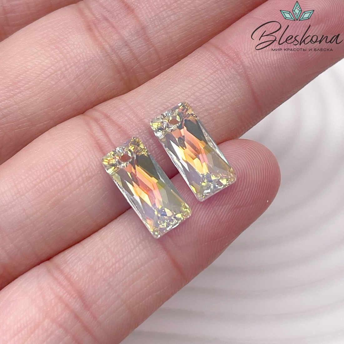 6465 Queen Baguette 13,5x6 mm Crystal Aurore Boreale (AB)