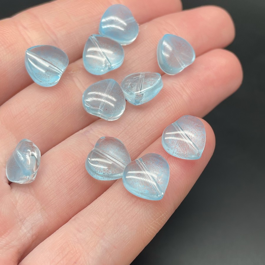 10,5 мм, Стекло сердце голубое  уп.10 шт 