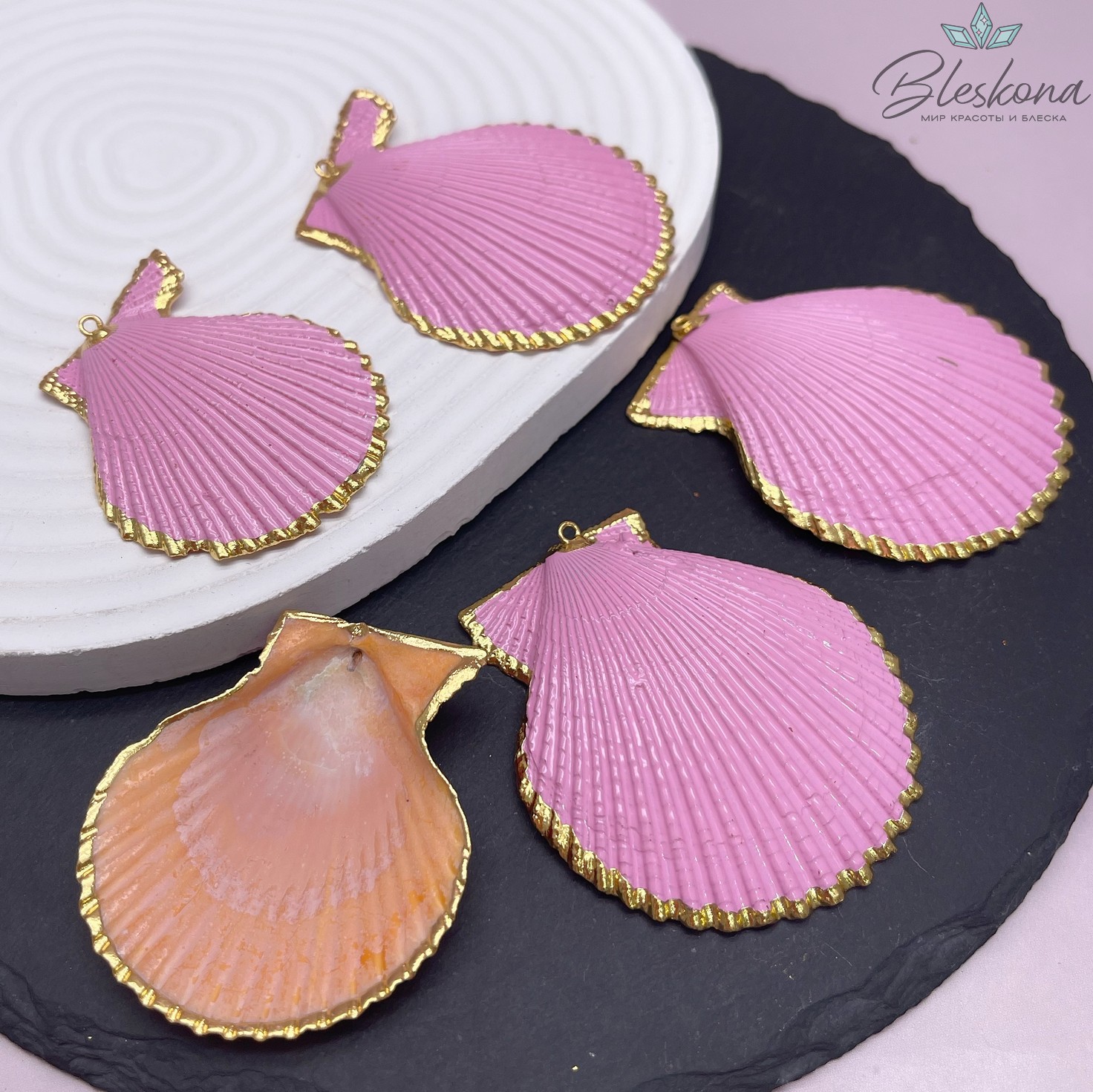 (46-48)*(40-43) мм, Цвет золото, Подвеска Тихоокеанский ситцевый гребешок фиолетовый