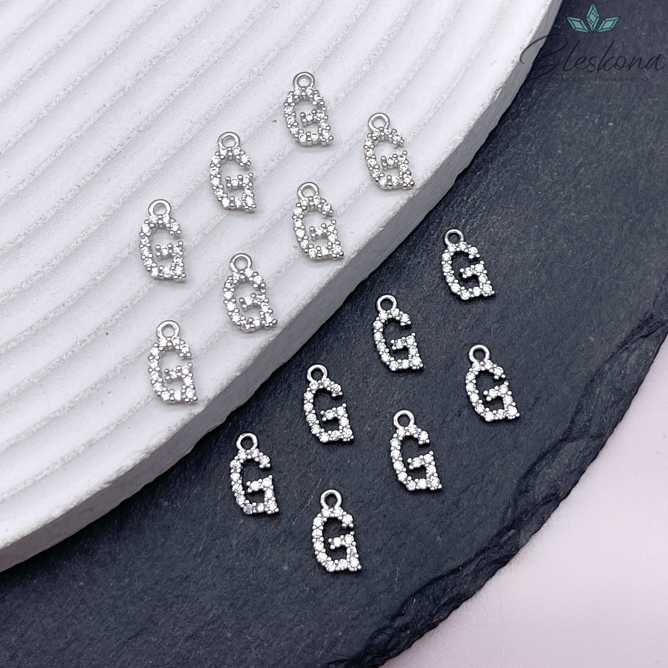 9,4 мм Цвет серебро, Буква G цирконы 