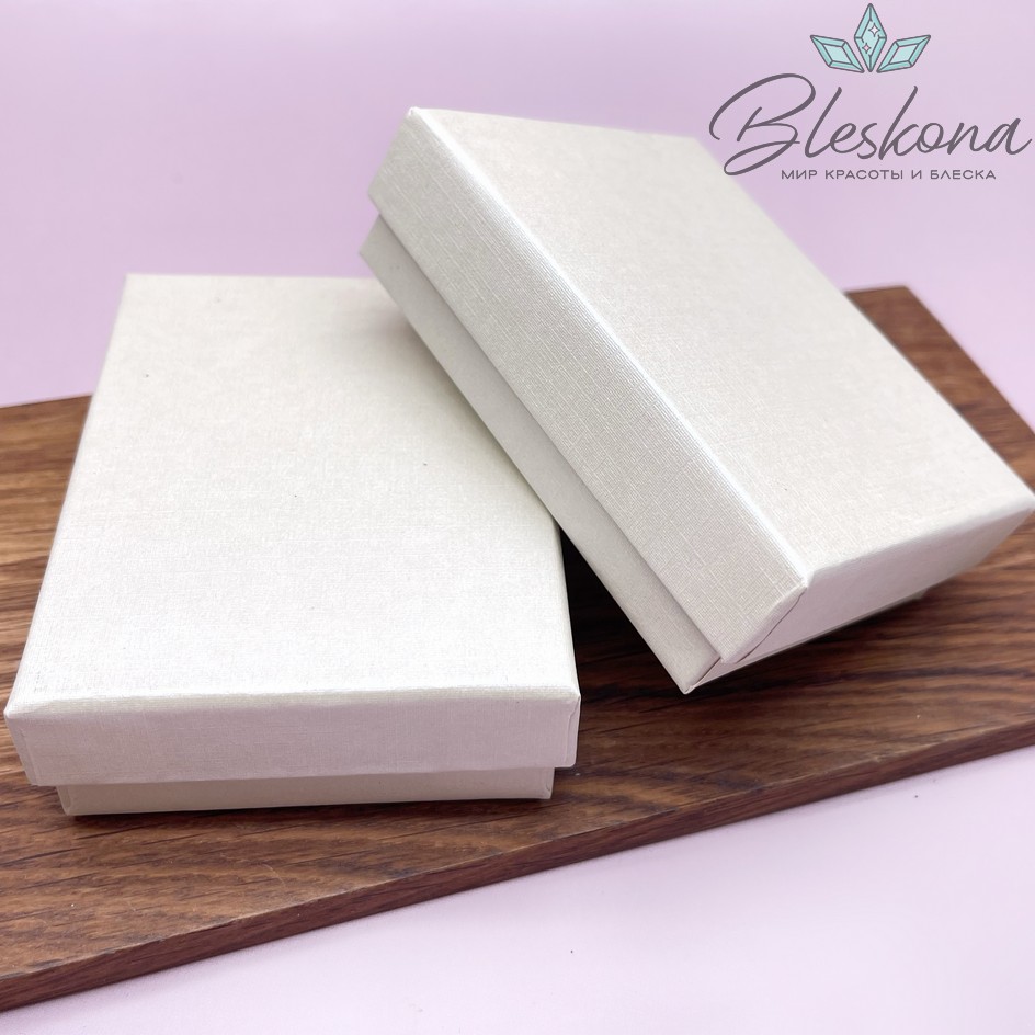 Коробка Бежевая фактурная полосы черная подложка 9*7*3 см