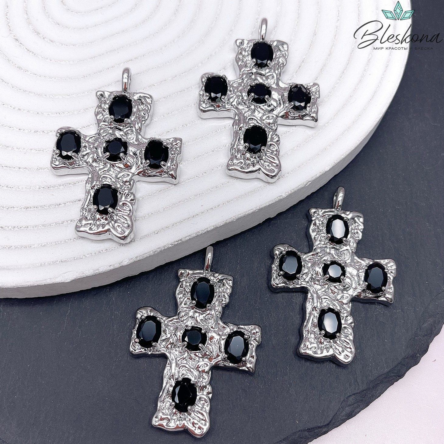 47*32,5 мм Цвет серебро, Подвеска Крест черные цирконы