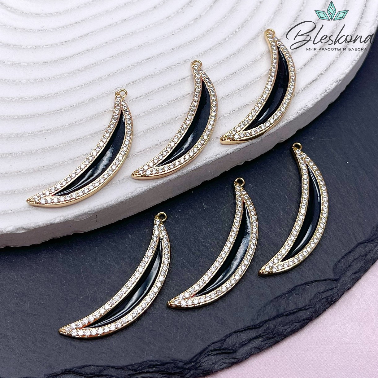 37*13 мм Цвет золото, Подвеска полумесяц черная эмаль цирконы