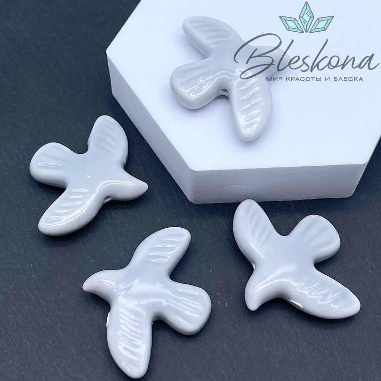 33*37 мм Керамика бусина Голубь серый (Птица)