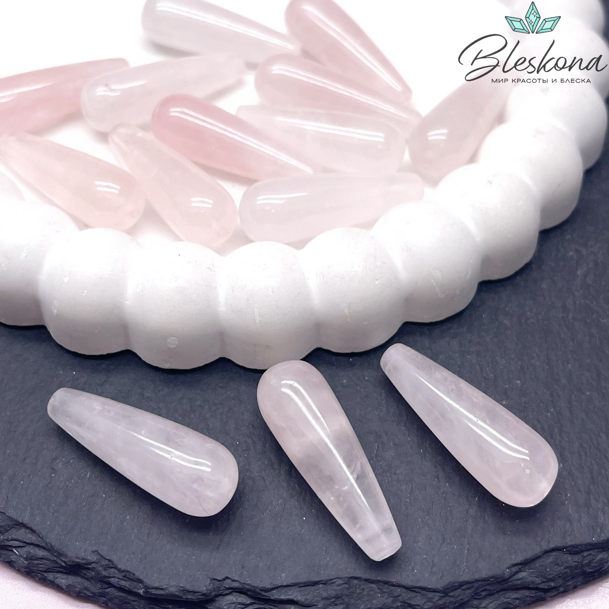 Розовый кварц капля 30*10 мм (штучно)