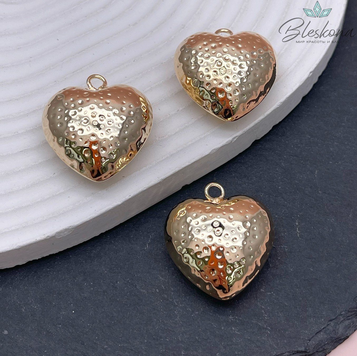 26мм, цвет золото, Подвеска сердце точки 
