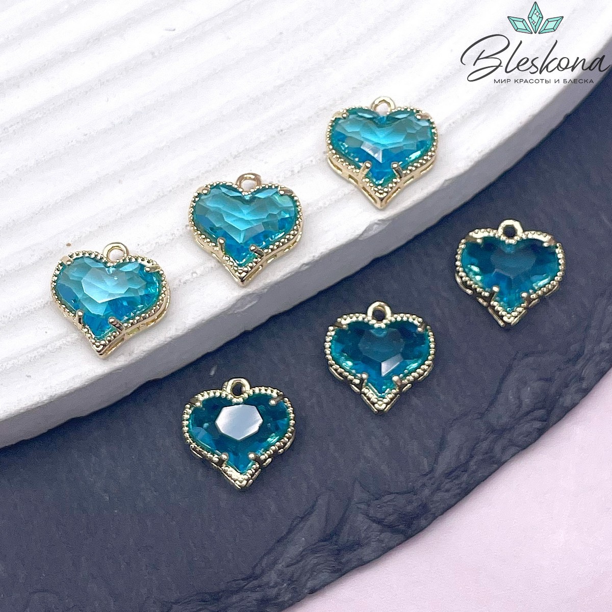 11,5*12 мм Цвет золото, Подвеска сердце голубой циркон