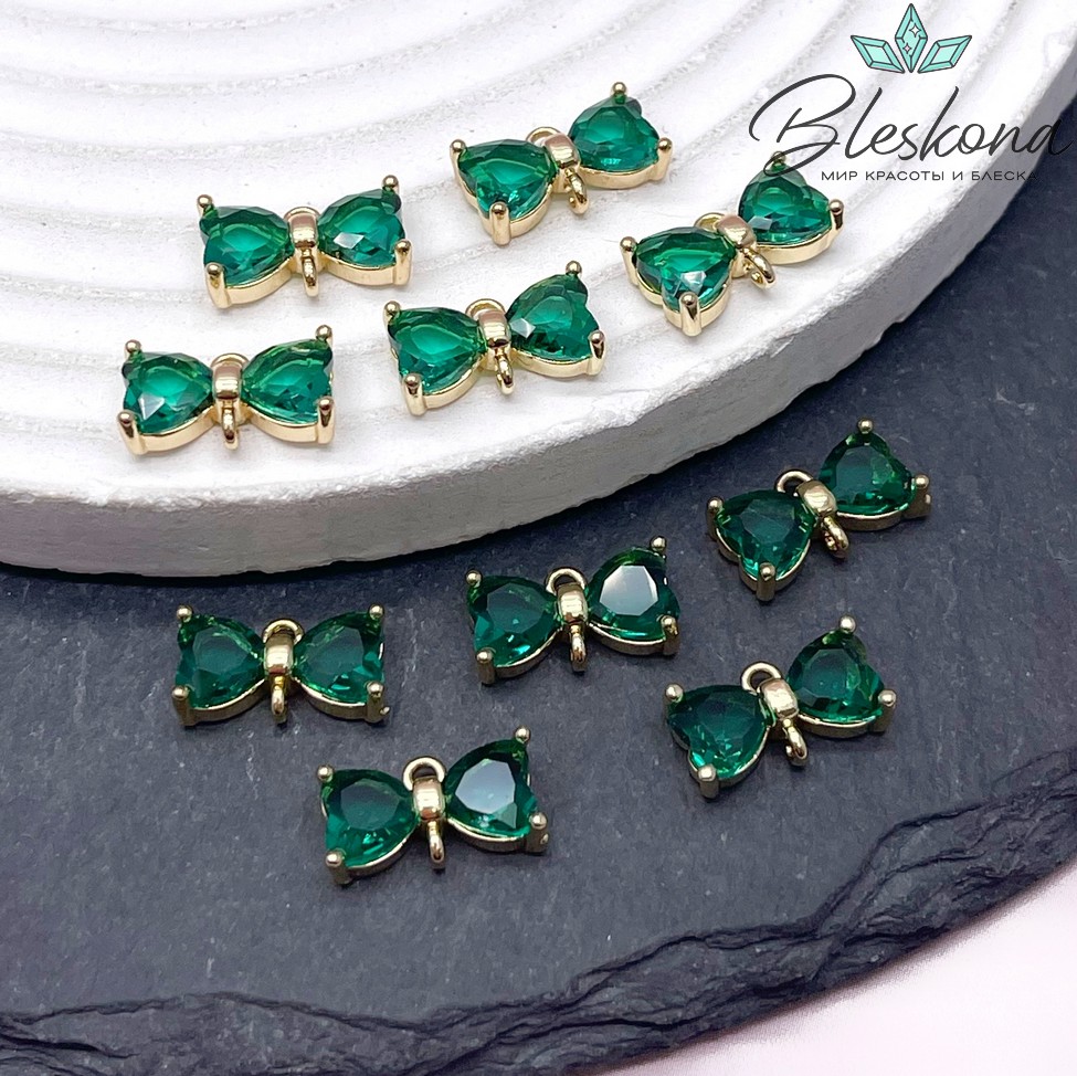 7*13 мм, Цвет золото, Коннетор два сердца зеленое стекло