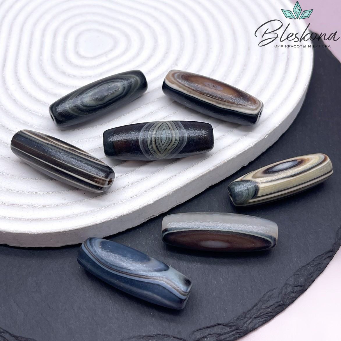 Дзи природная серая из агата в термической обработке 38*13 мм 