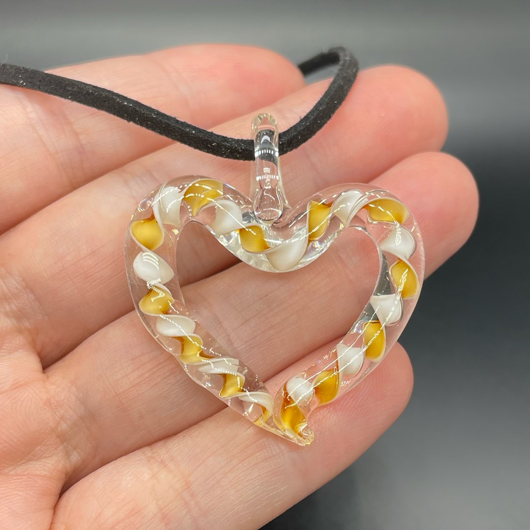 35*39мм, Подвеска сердце бело-желтое контур