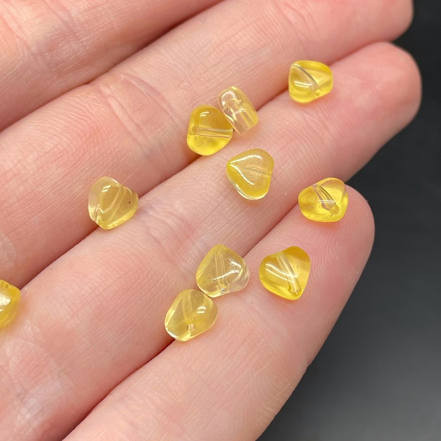 6,5 мм, Стекло сердце желтое  уп.10 шт 