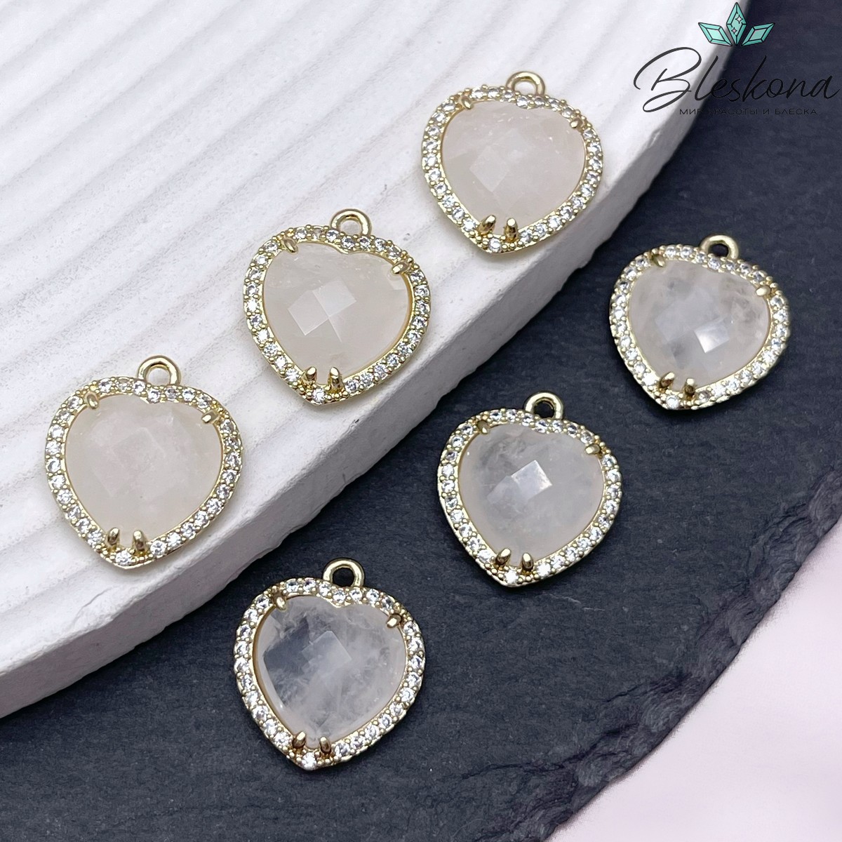 16*18мм ,цвет золото, Подвеска Сердце в обрамлении Горный хрусталь огранка цирконы