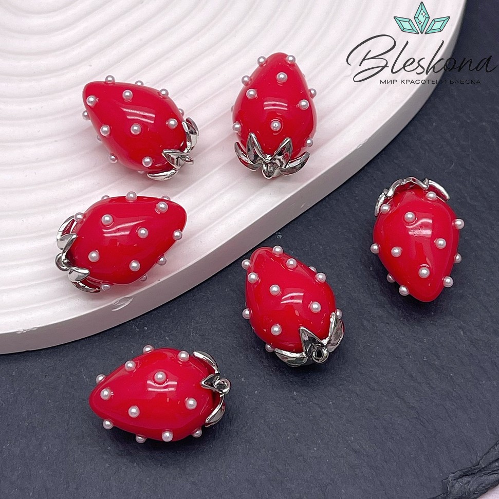 25*17 мм Цвет серебро, Подвеска клубничка красная