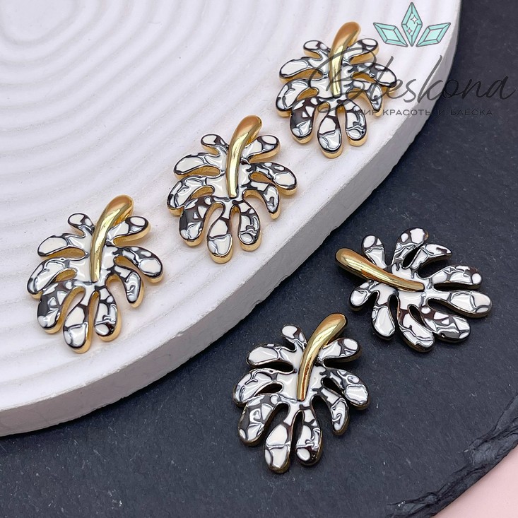 30*24 мм Цвет золото, Подвеска Лист Монстера белая эмаль