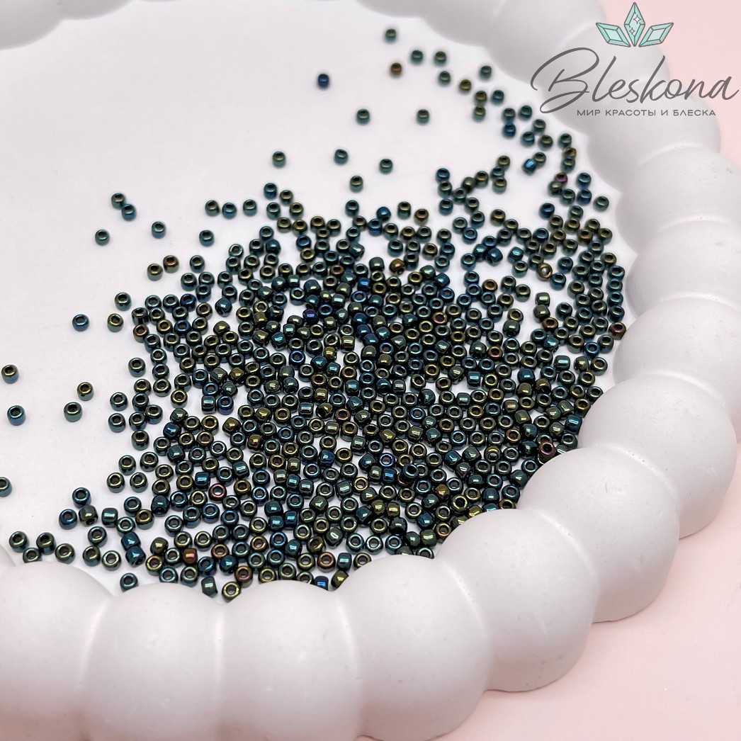 Бисер TOHO round 11/0 цвет №84 (оттенок темно-зеленого)