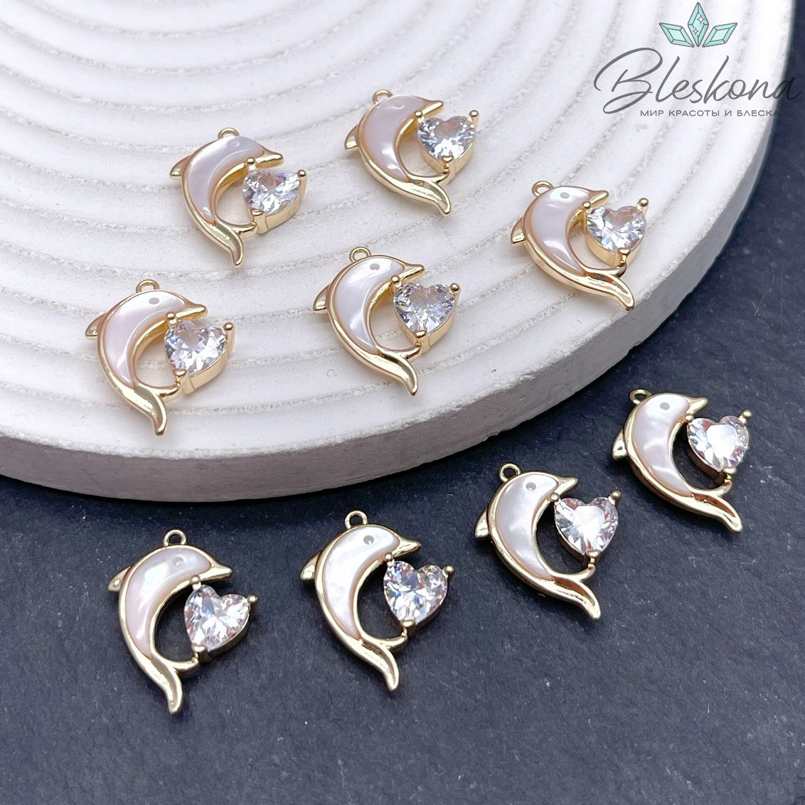 18*14 мм Цвет золото, Подвеска Дельфин с перламутром и цирконом