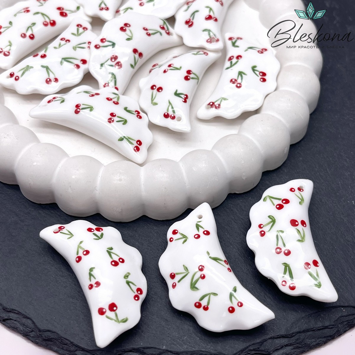 40*23 мм Подвеска Вареник с вишней