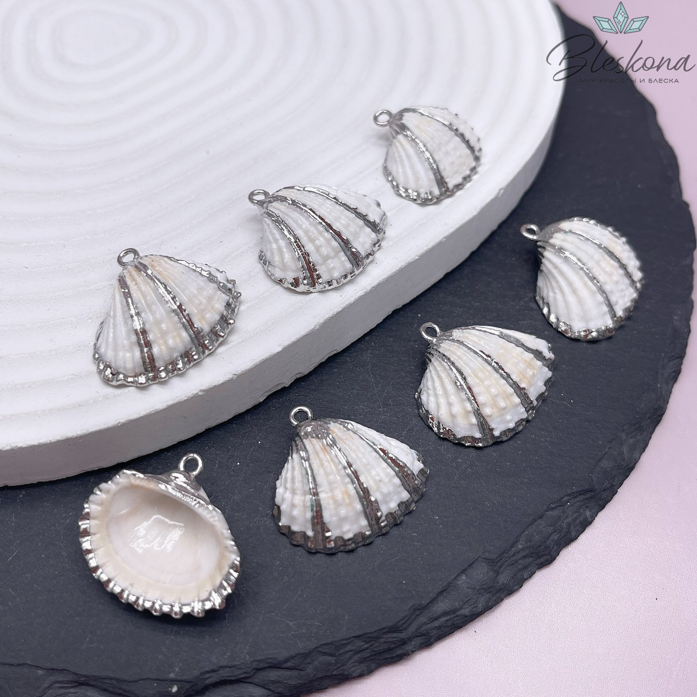 (22-24)*(23-25) мм, Цвет золото, Подвеска Ракушка белая