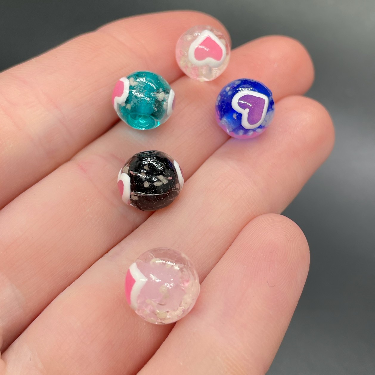 10 мм, Стекло бусина шар микс розовое сердце уп.5шт