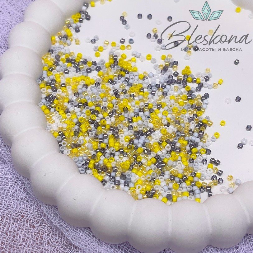 Бисер TOHO round 11/0 цвет №24-013 (микс)