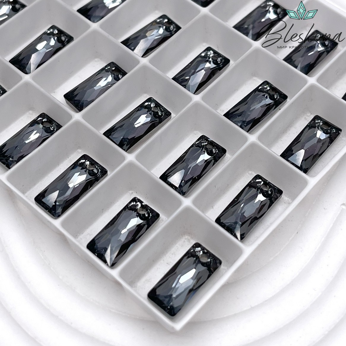 6465 Queen Baguette 13,5x6 mm Crystal Silver Night (SINI)