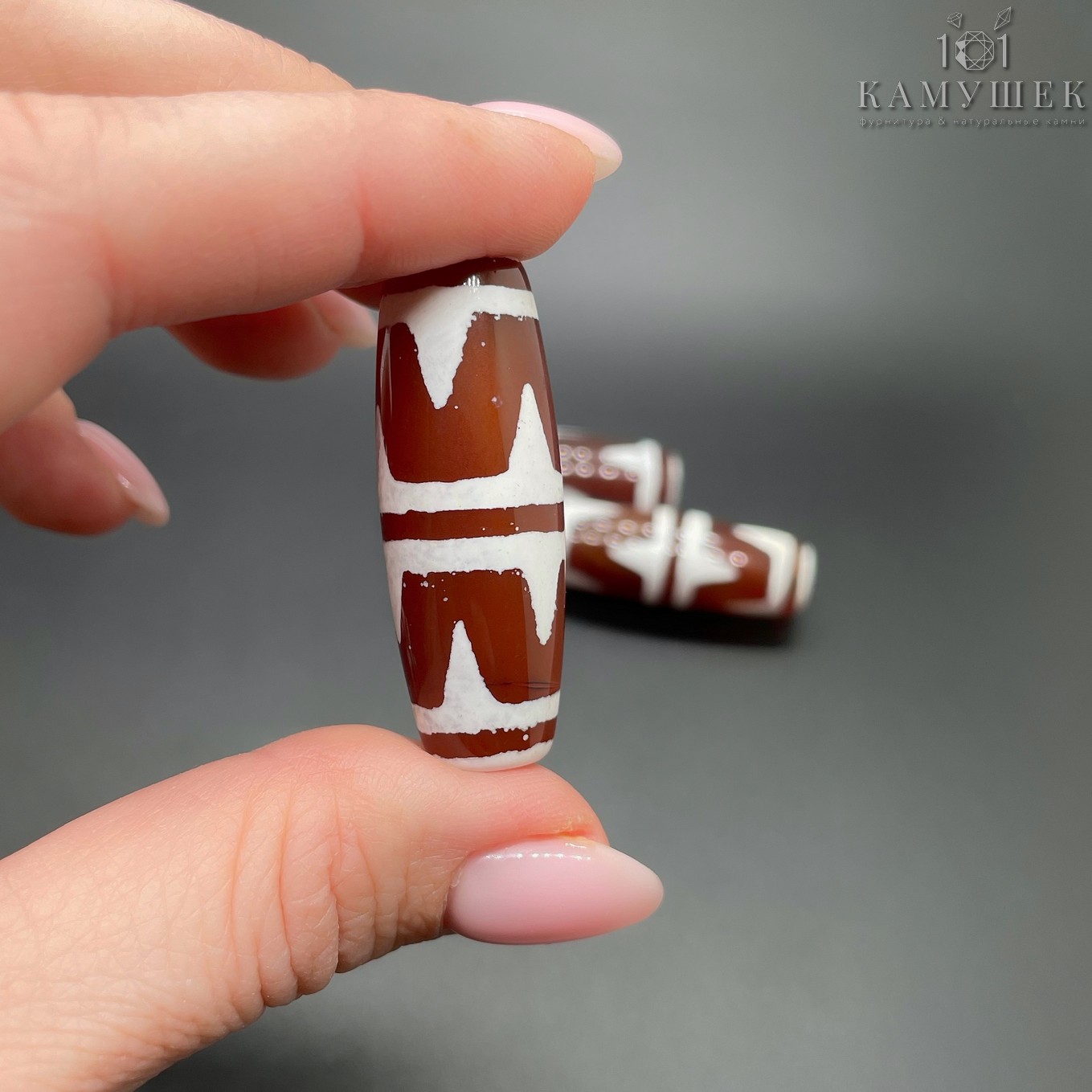 Бусина Дзи 2-й тигриный клык коричнево-белый бочонок 40*14 мм