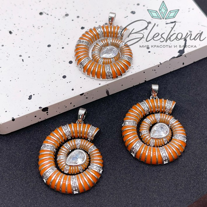 29,5*24 мм Цвет серебро, Подвеска ракушка улитка оранжевая с цирконом