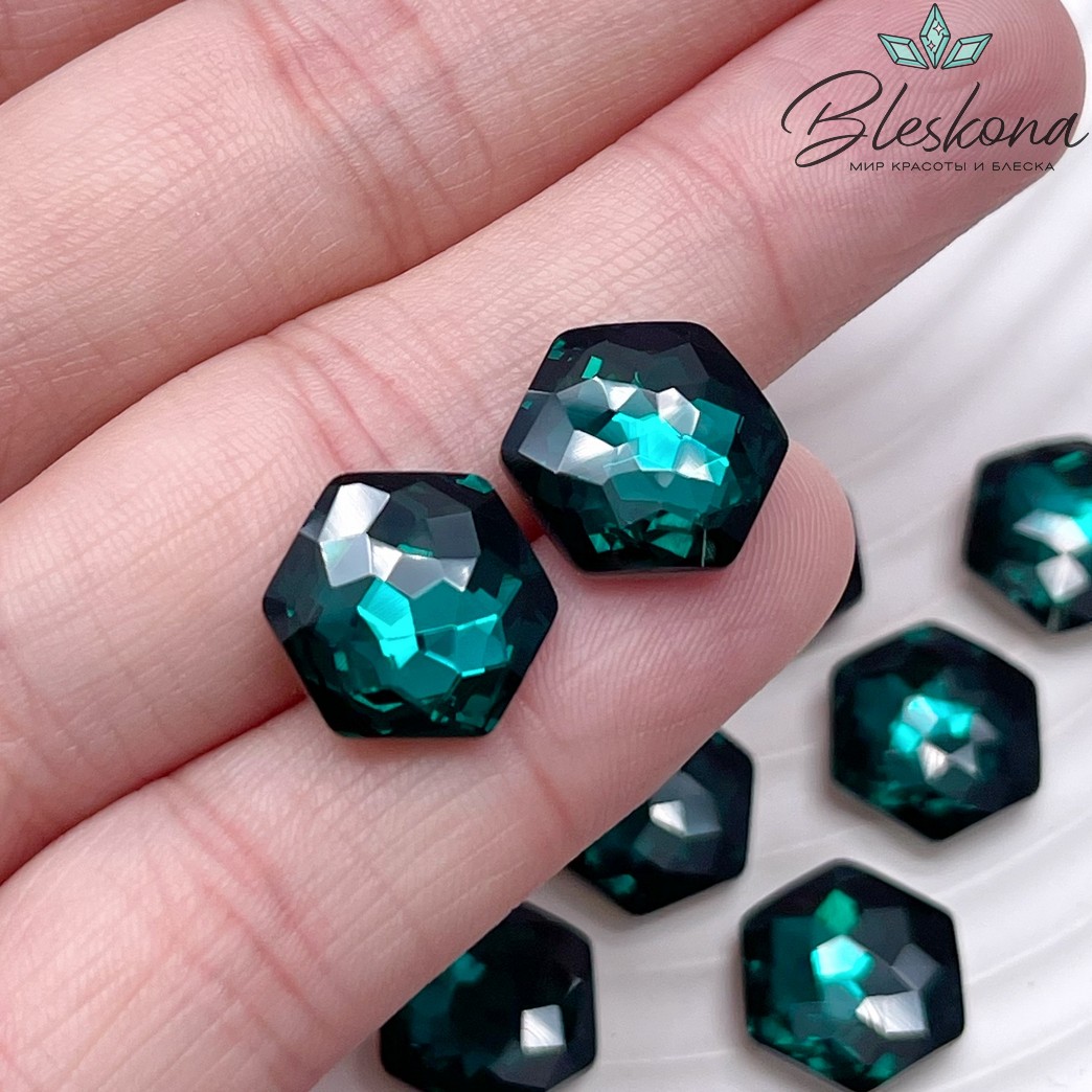 4683 Fantasy Hexagon 12*13,5mm Emerald F