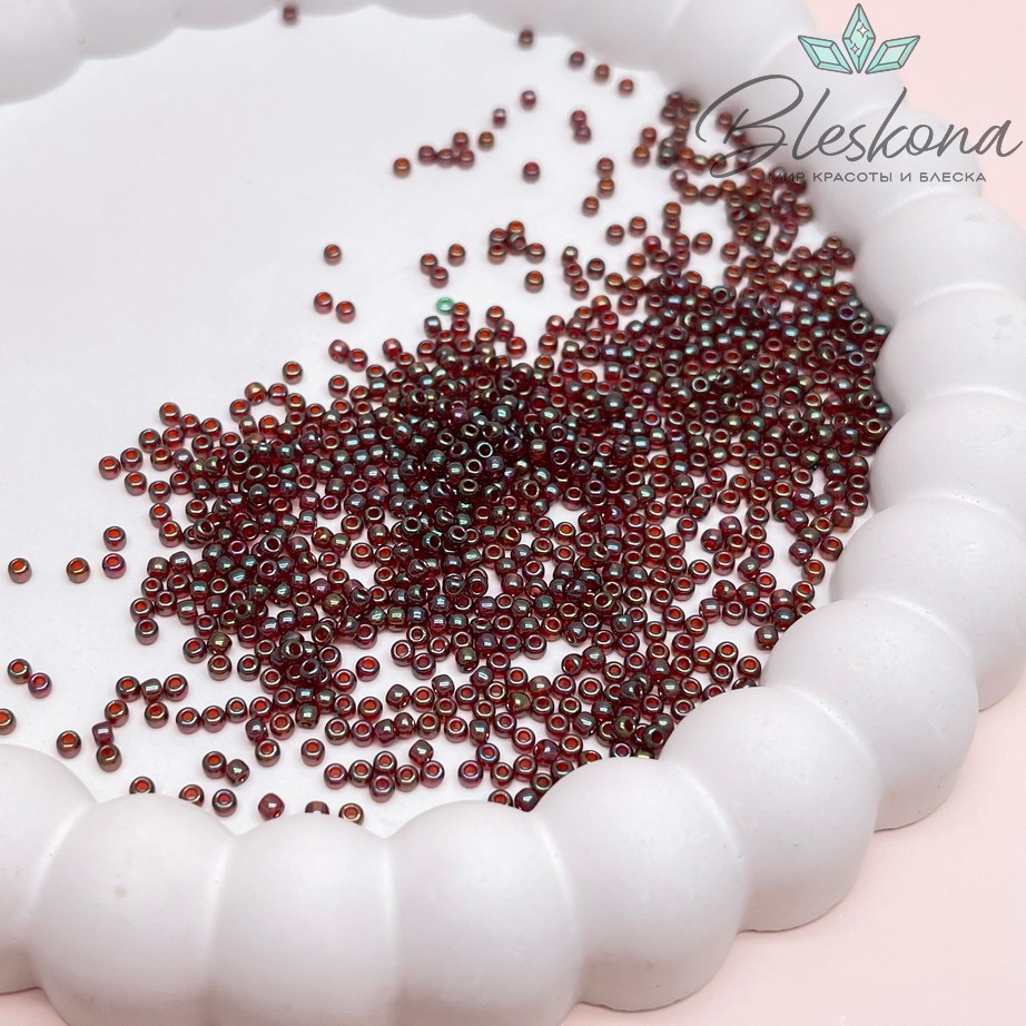 Бисер TOHO round 11/0 цвет №330 (оттенок темно-зеленого)