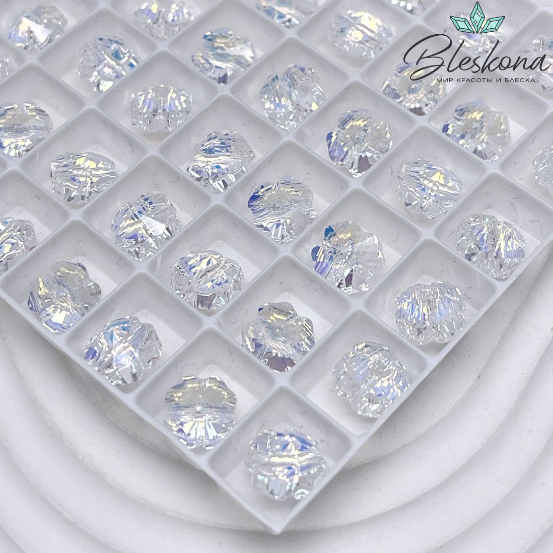 5752 Clover 8 mm Crystal Aurore Boreale (AB)