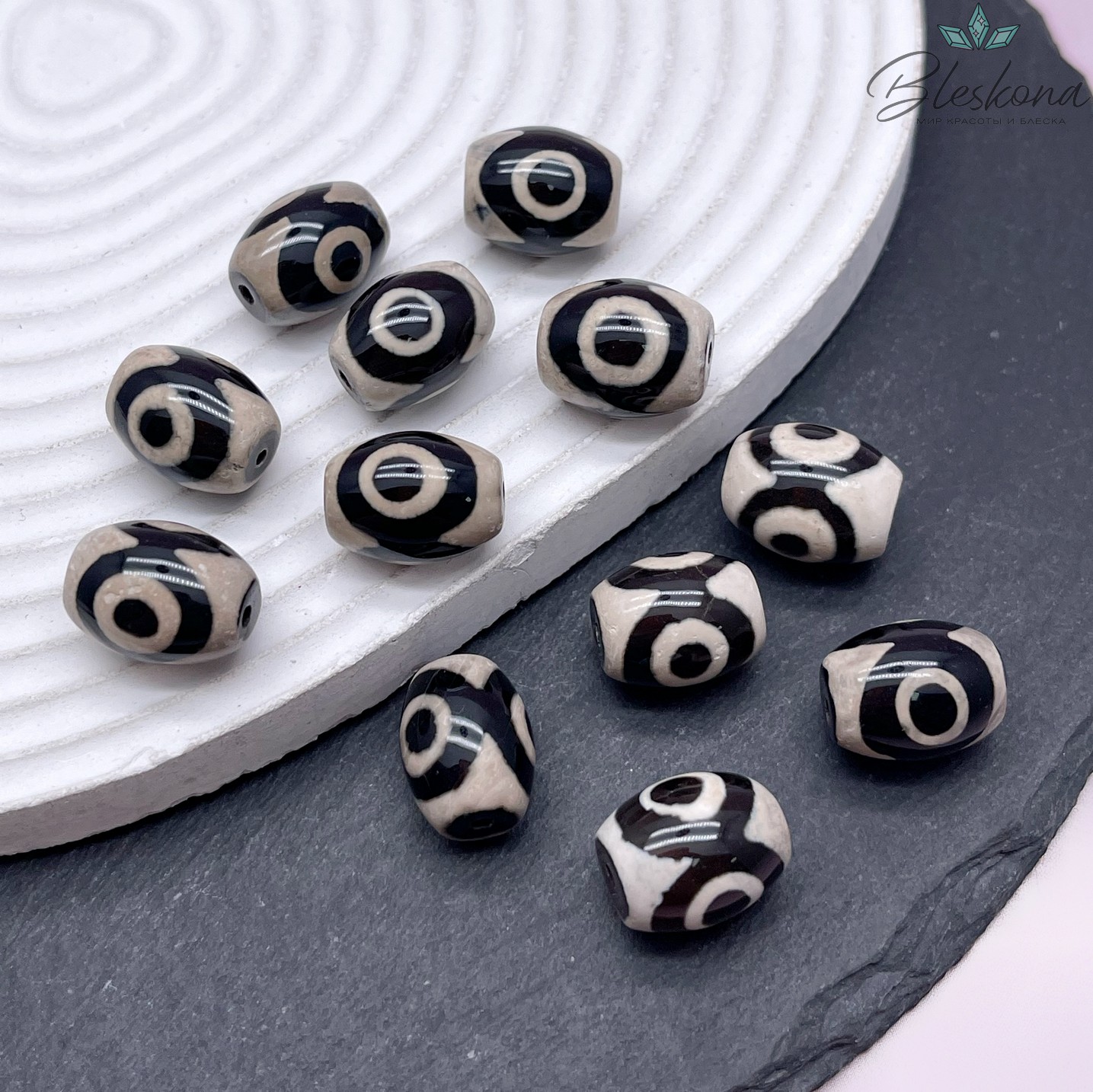 Бусина Дзи 3 глаза черно-белый бочонок 16*12 мм