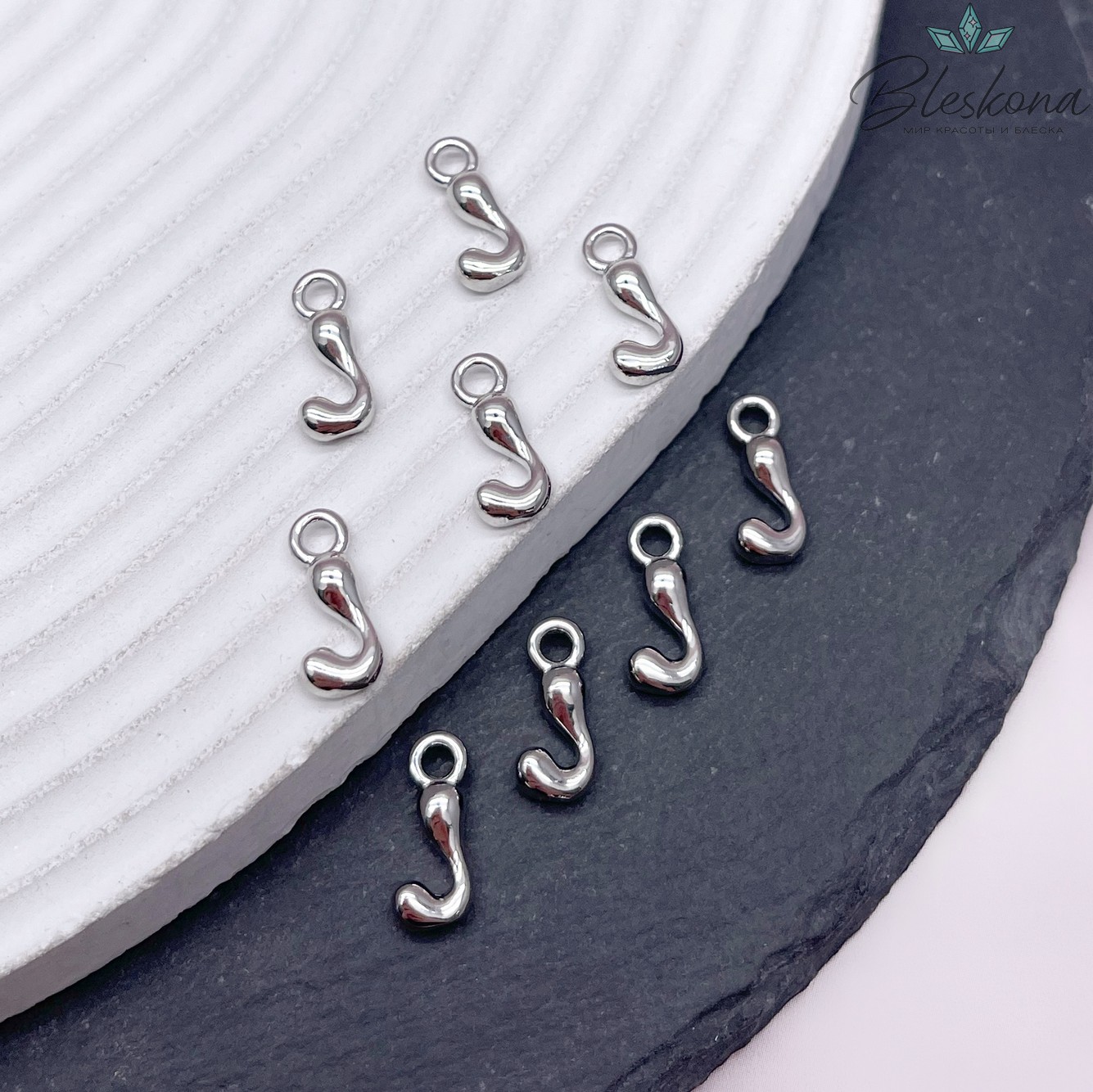 13 мм Цвет серебро, Буква гладкая J