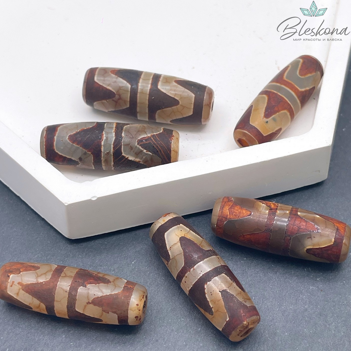 Бусина Дзи 2-й тигриный клык серо-коричневый бочонок 30*11 мм