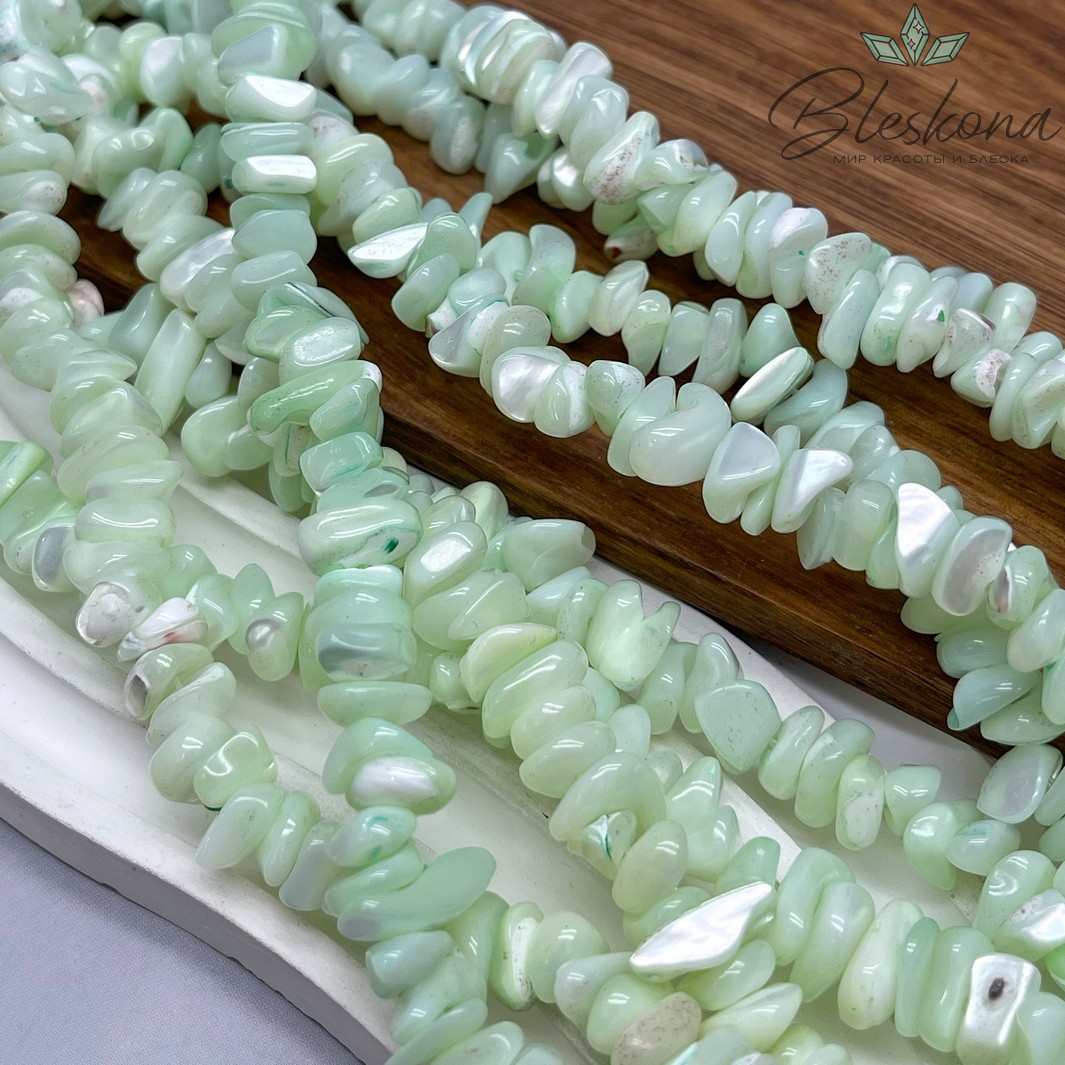 9-11 мм Перламутр светло- зеленый крошка