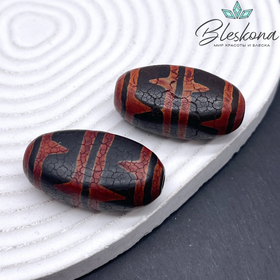 Бусина Дзи 2-й Тигриный клык черно-красная 39*20 мм