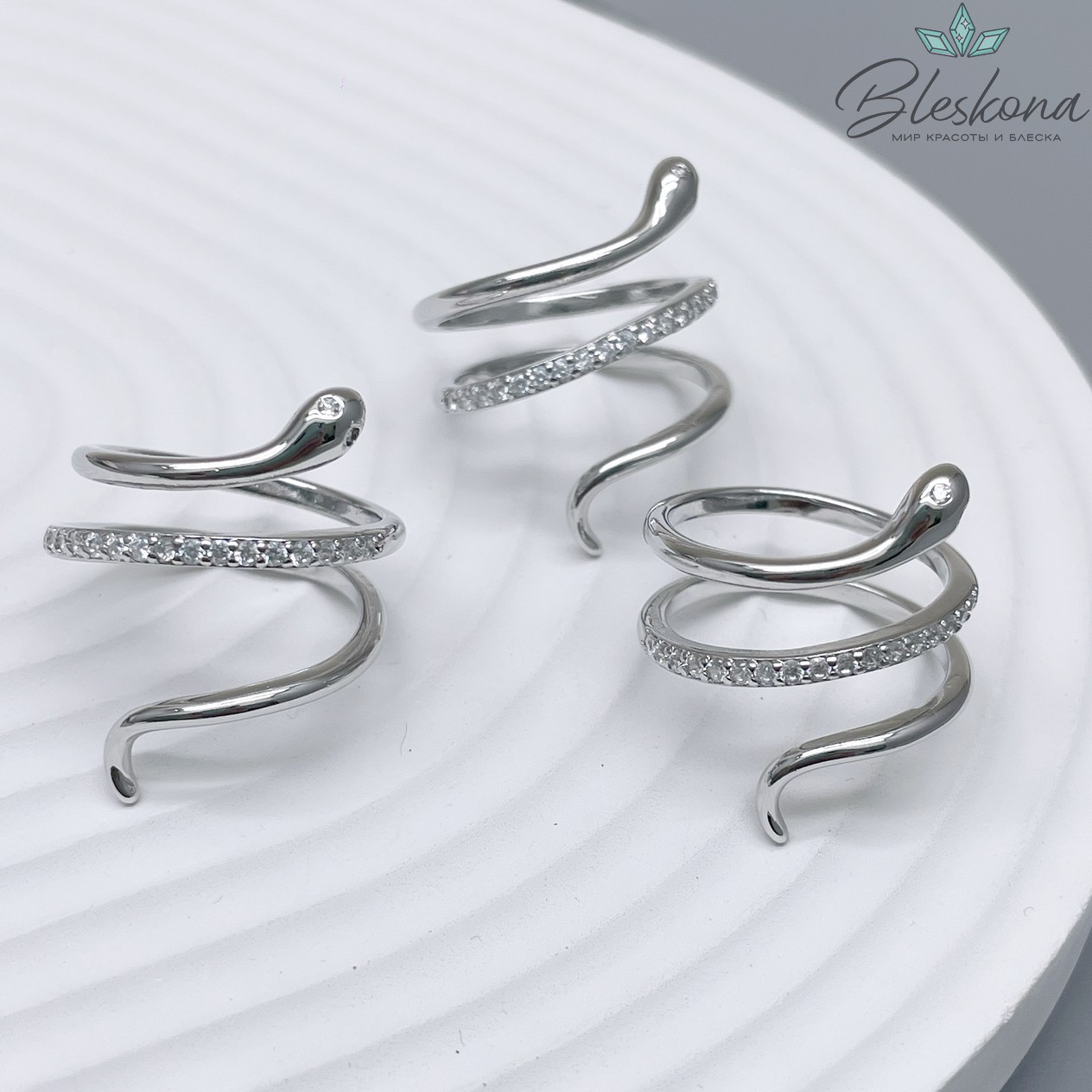 21,5 мм Цвет серебро, Кольцо безразмерное змея цирконы