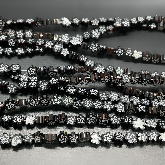 Муранское стекло черное цветок  4,5-5,5 мм