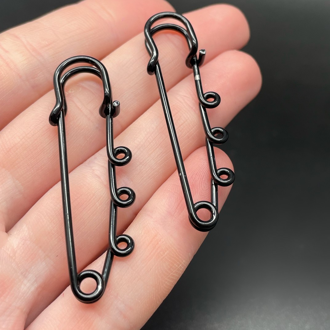 5 см , Основа булавка 3 колечка черная эмаль