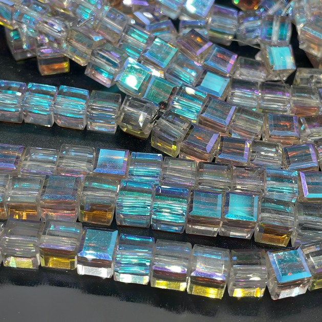 8 мм Стекло Lux, куб огранка, цвет с фиолетовым переливом 